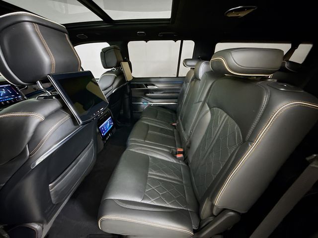 2023 Jeep Wagoneer L Series III Obsidian photo 23