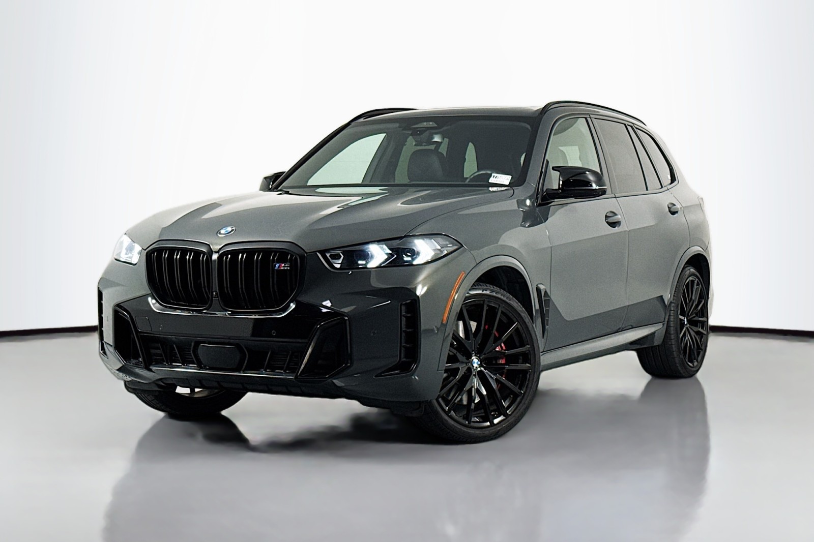 2025 BMW X5 M60i's photo