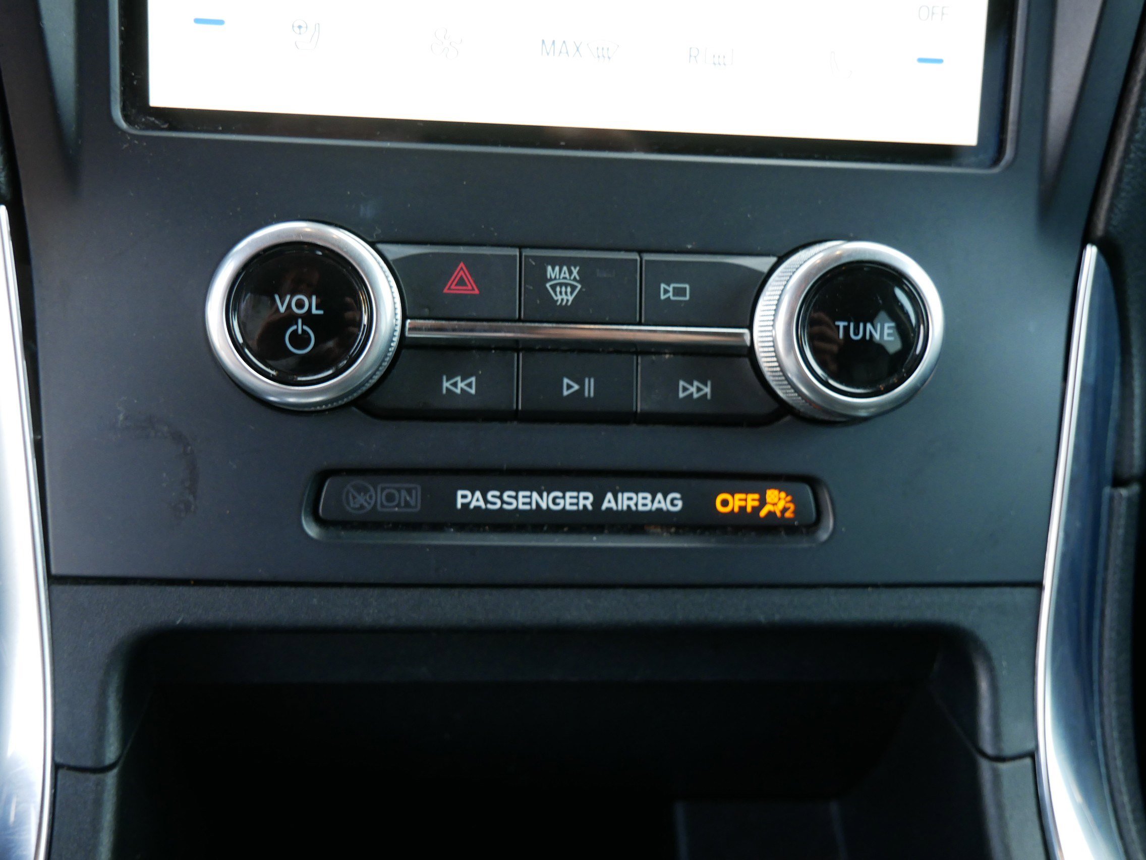 2022 Ford Edge Titanium photo 30