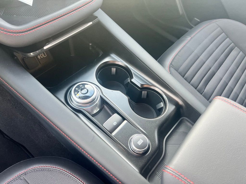 2025 Ford Explorer ST-Line photo 11