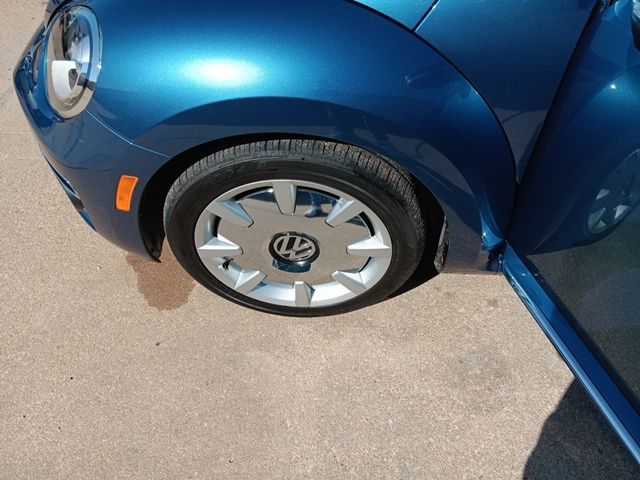 2019 Volkswagen Beetle SE photo 23