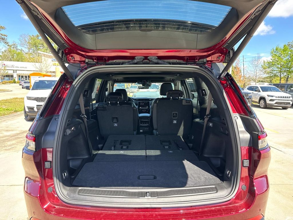 2025 Jeep Grand Cherokee Altitude X photo 6