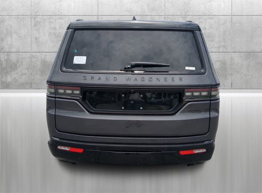 2024 Jeep Grand Wagoneer II photo 5