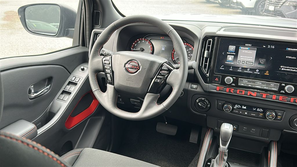 2025 Nissan Frontier PRO-4X photo 24