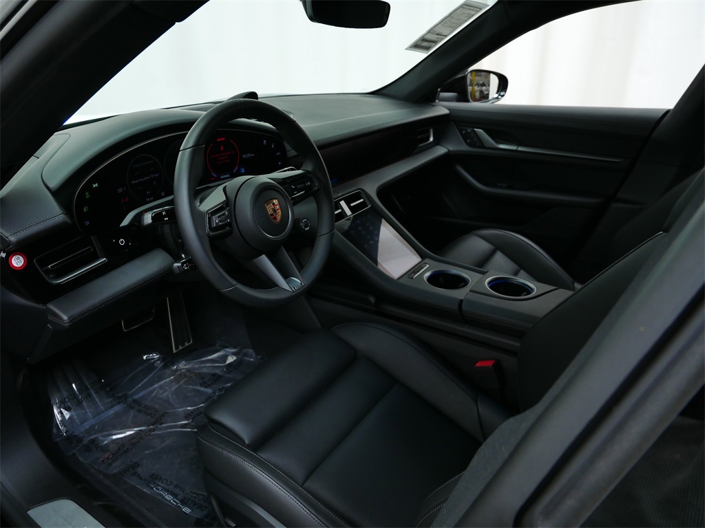 2025 Porsche Taycan 4S photo 4