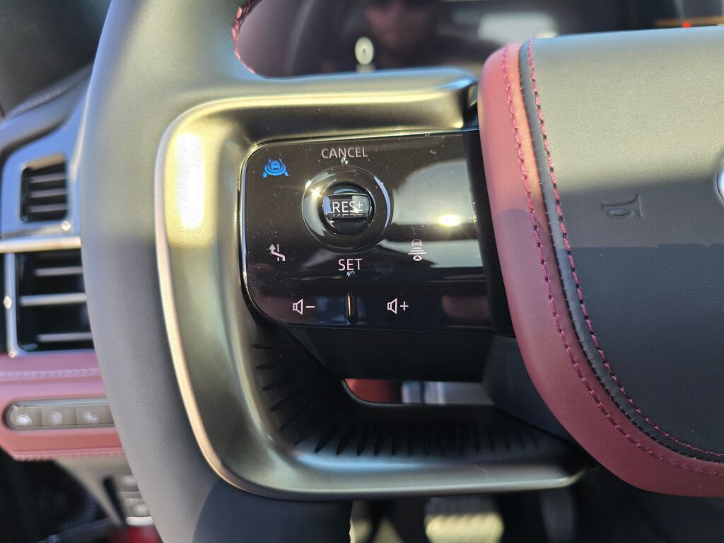 2026 Infiniti QX80 photo 26