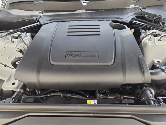 2025 Land Rover Discovery S photo 16