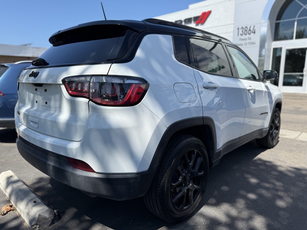 2022 Jeep Compass Altitude photo 2