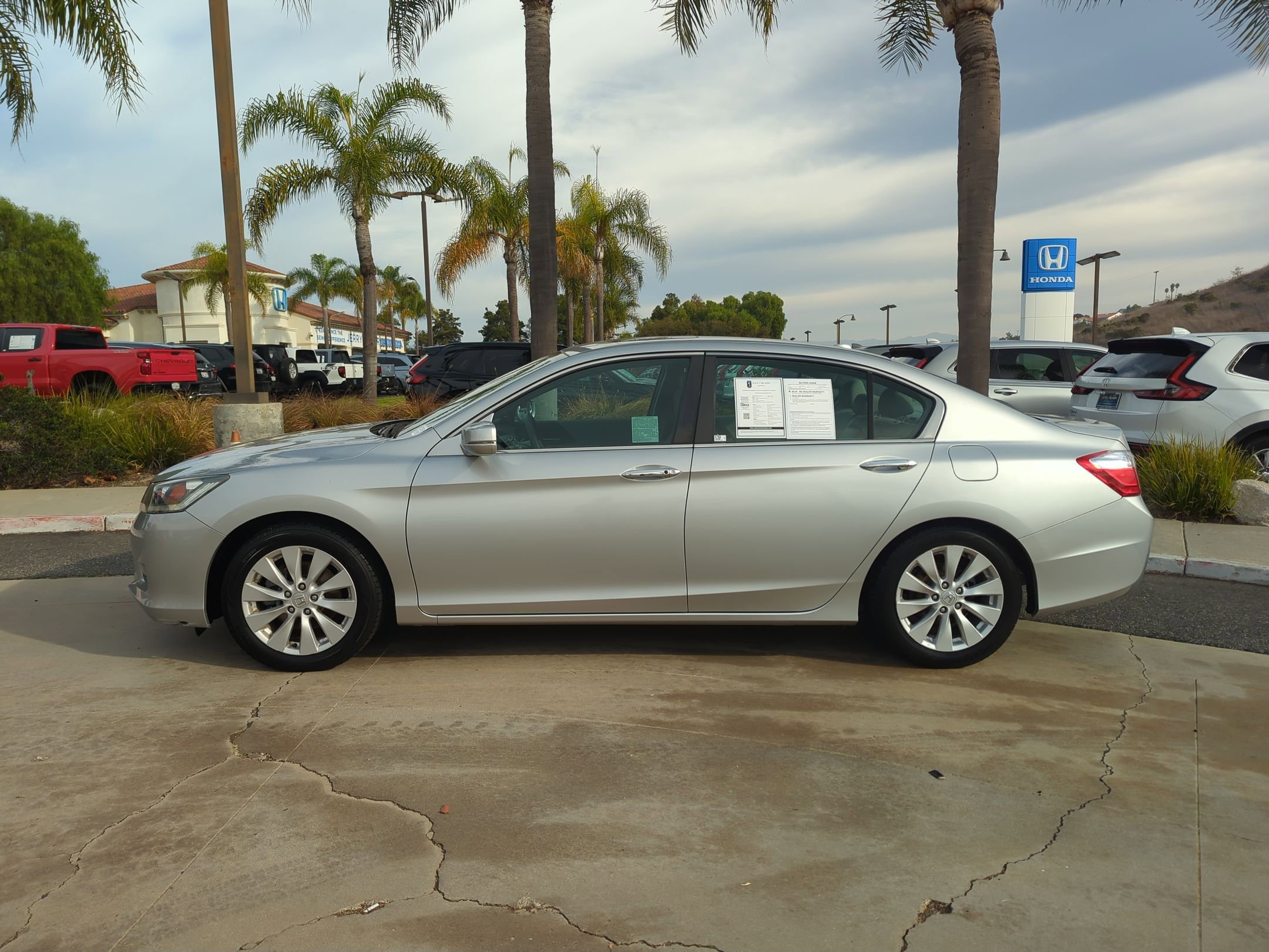 Used 2015 Honda Accord EX-L with VIN 1HGCR2F85FA018560 for sale in San Juan Capistrano, CA