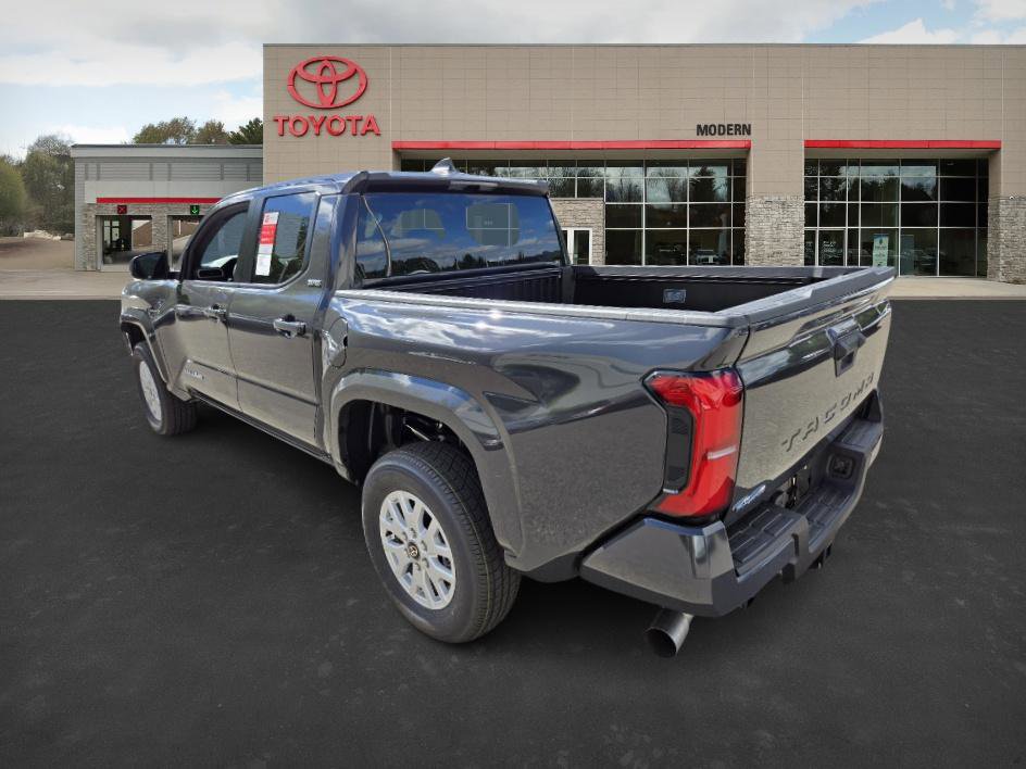 2025 Toyota Tacoma SR5 photo 7