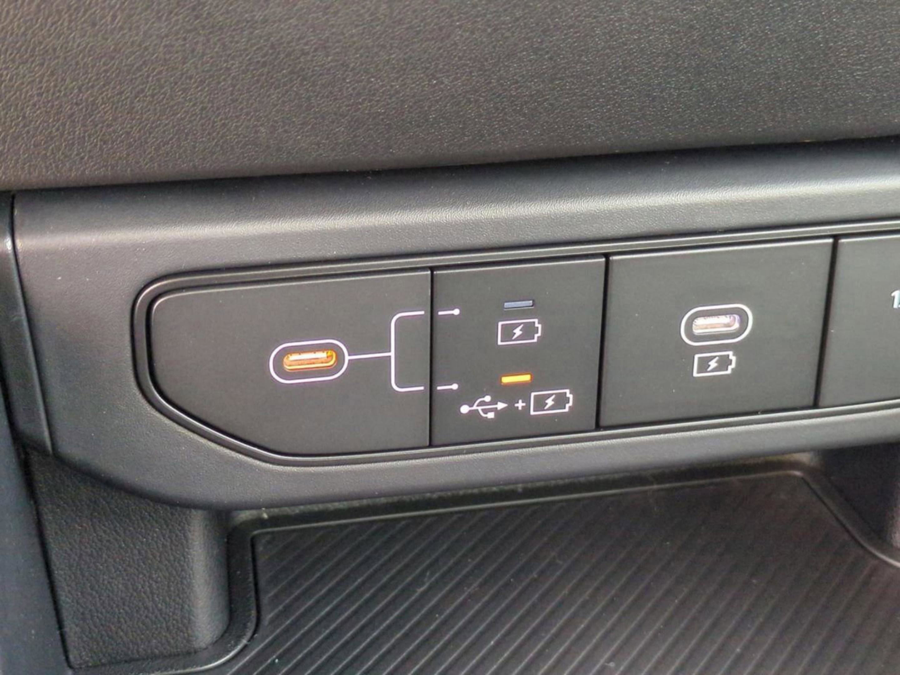 2025 Kia K4 LX photo 17