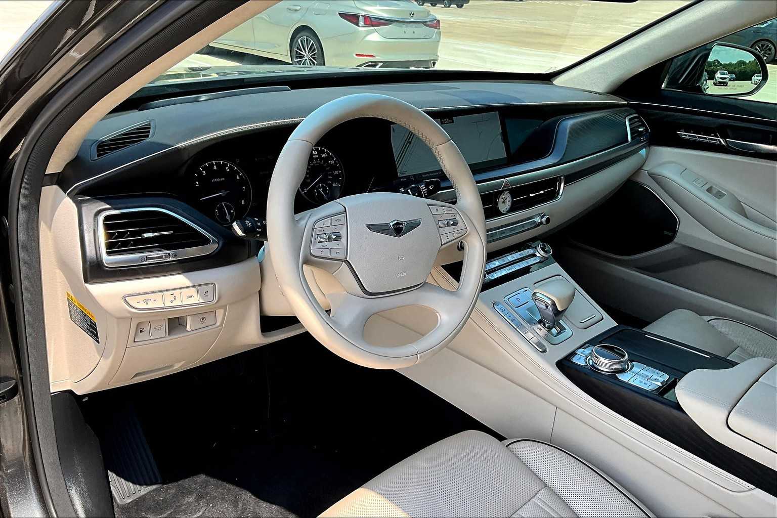2022 Genesis G90 3.3T Premium photo 16