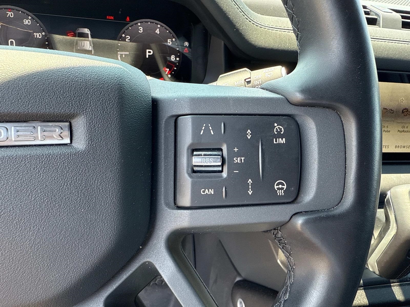 2024 Land Rover Defender 110 X-Dynamic SE photo 22