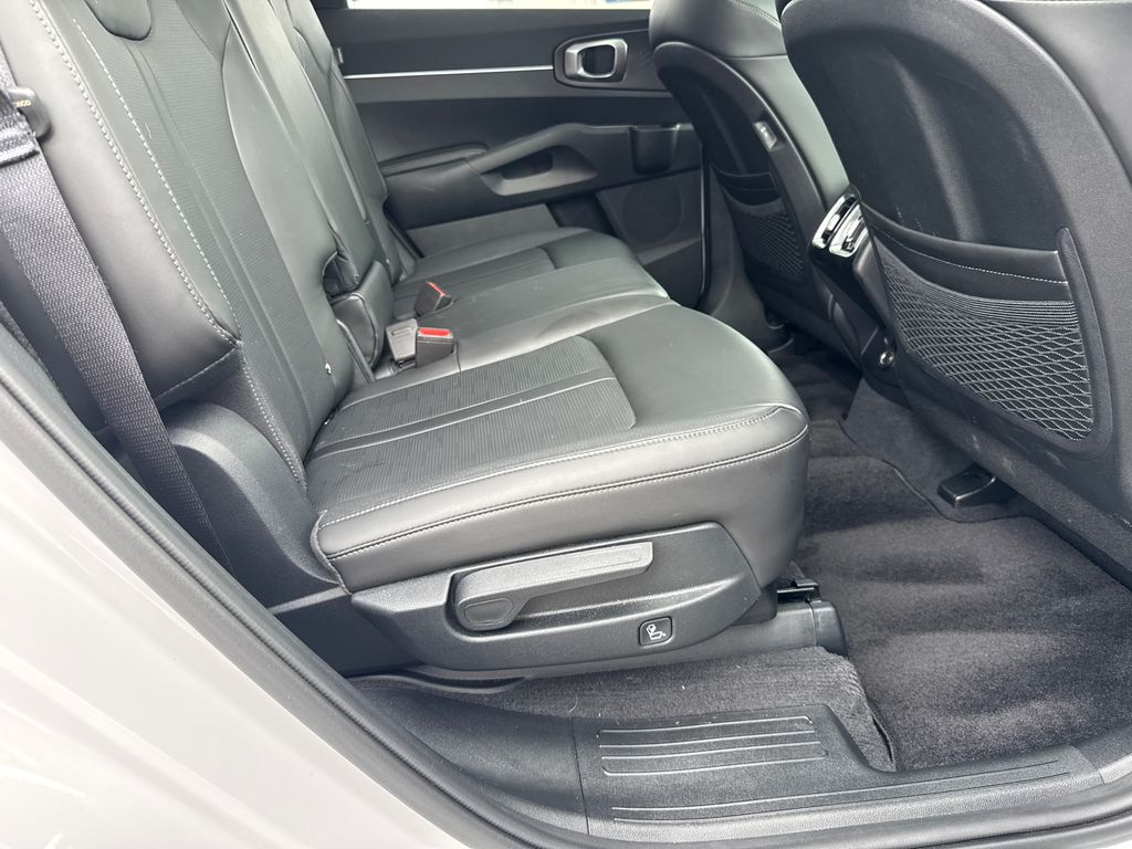 2024 Kia Sorento S photo 15