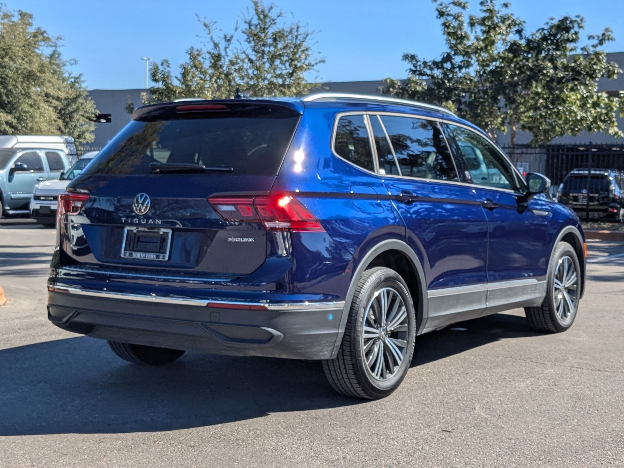 2024 Volkswagen Tiguan Wolfsburg Edition photo 2