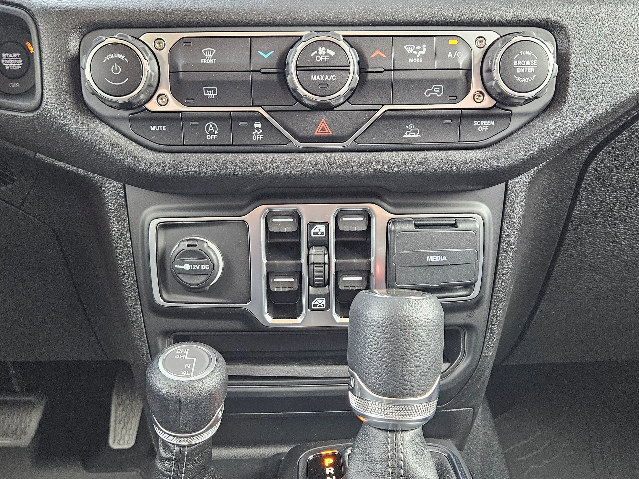 2025 Jeep Gladiator Sport S photo 12