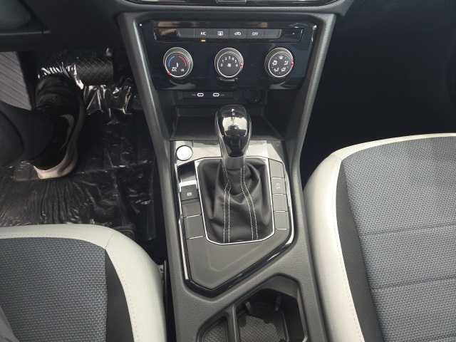 2025 Volkswagen Taos S photo 19
