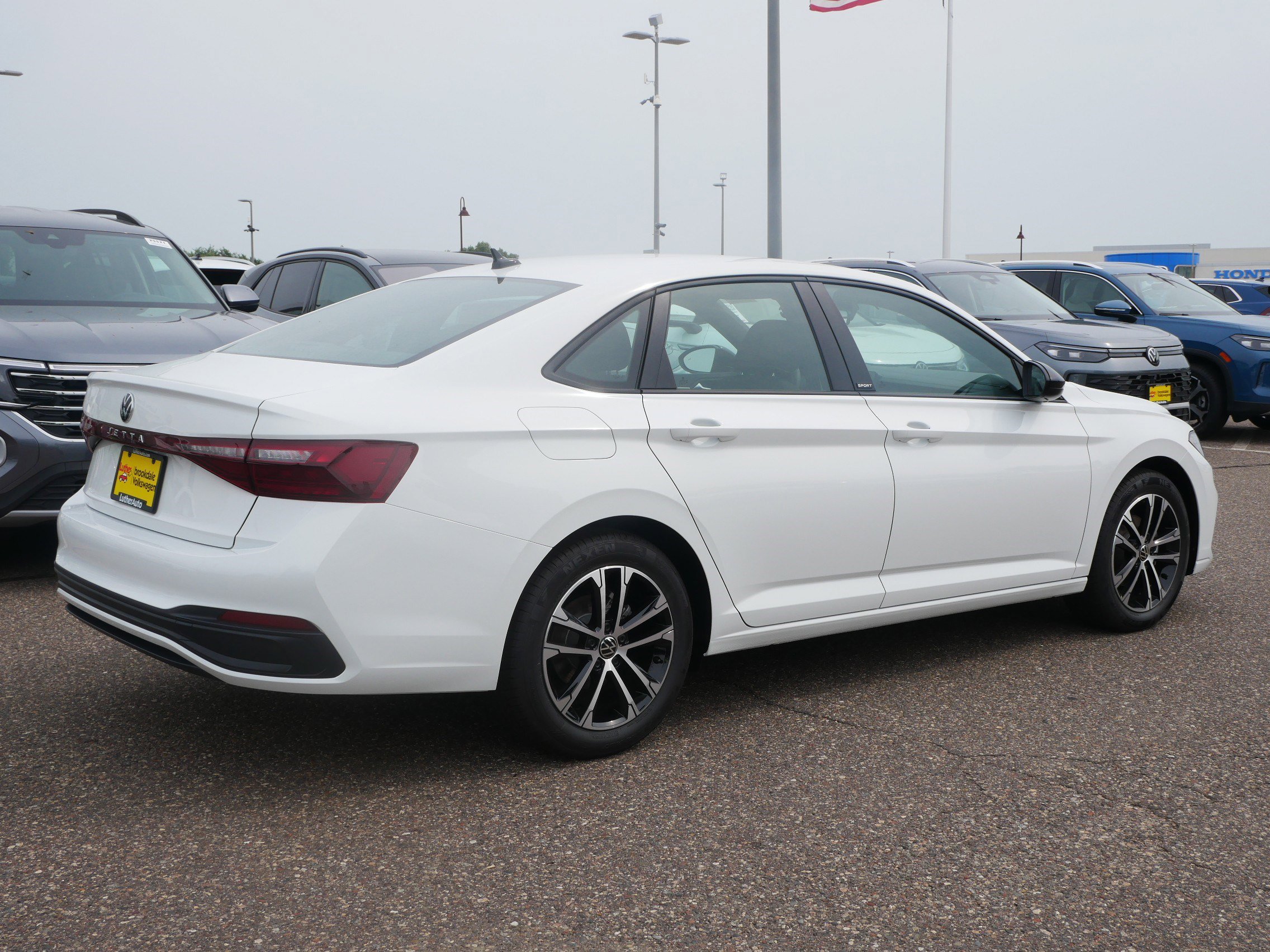 2025 Volkswagen Jetta Sport photo 3