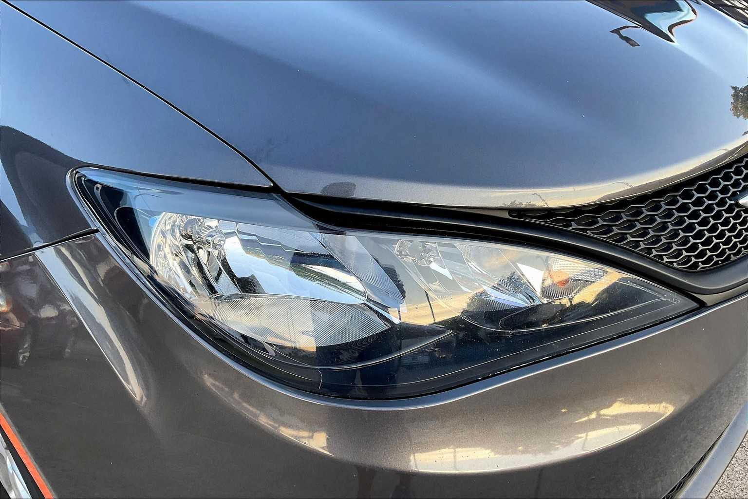 2022 Chrysler Voyager LX photo 26