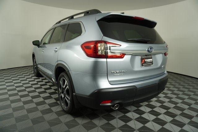 2025 Subaru Ascent Limited photo 3