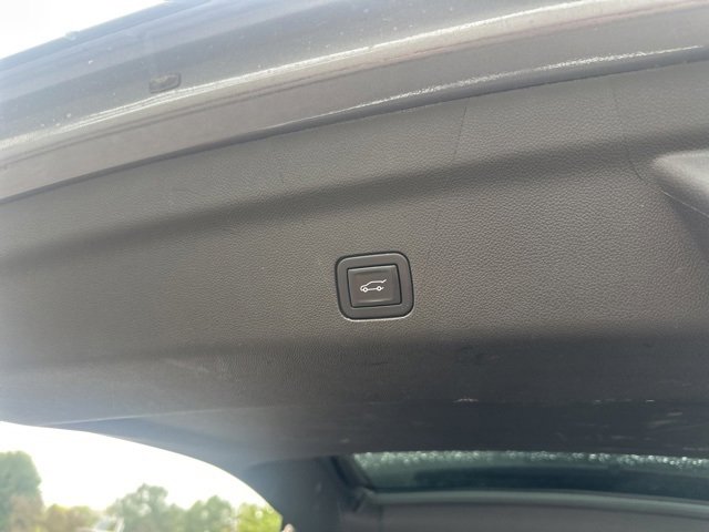 2022 Gmc Yukon SLT photo 27