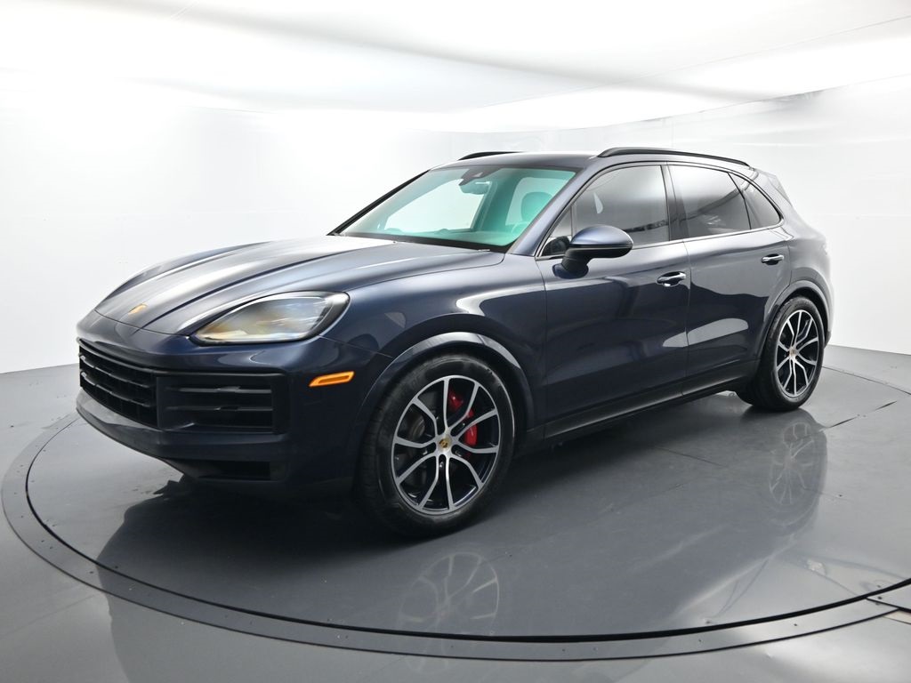 2024 Porsche Cayenne S's photo