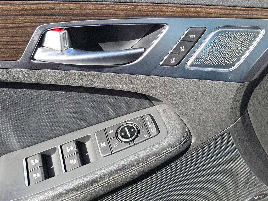 2020 Genesis G80 3.8 photo 19