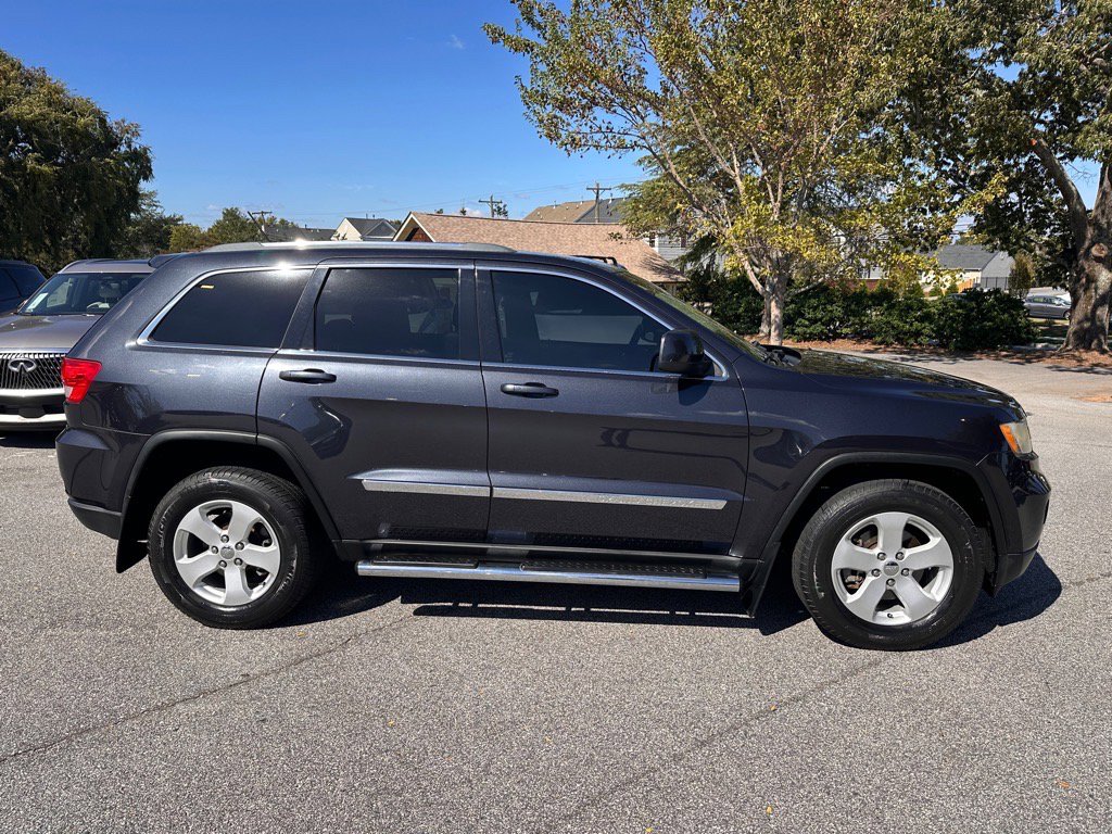 2012 Jeep Grand Cherokee Laredo photo 2