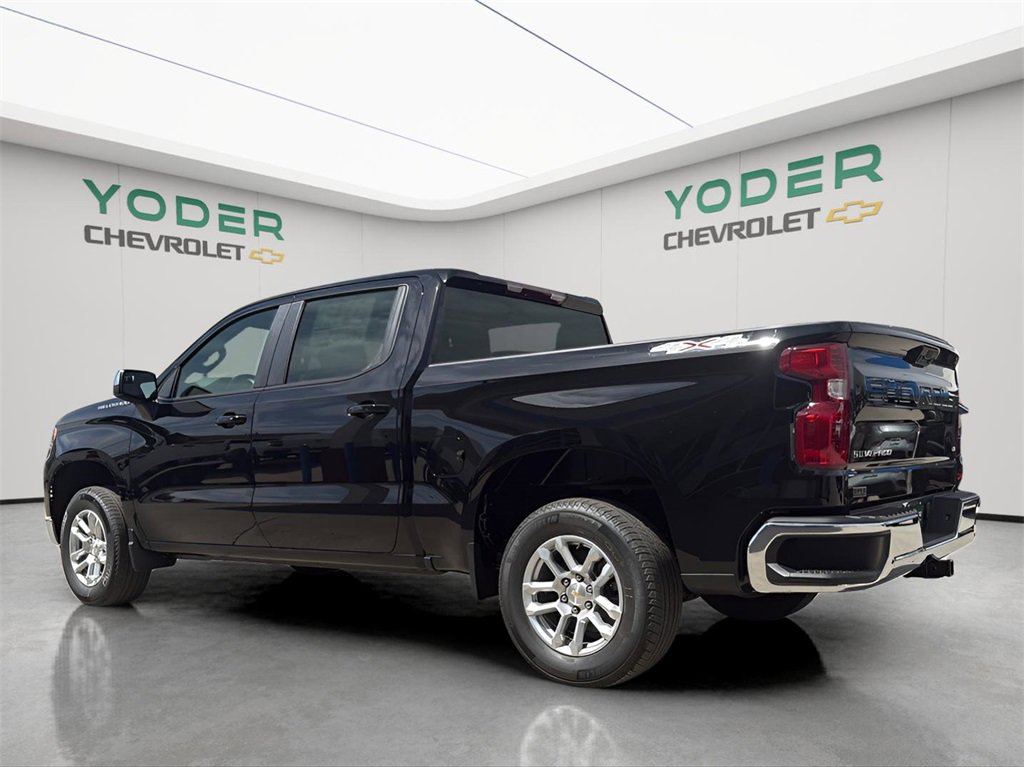 2025 Chevrolet Silverado 1500 LT photo 4