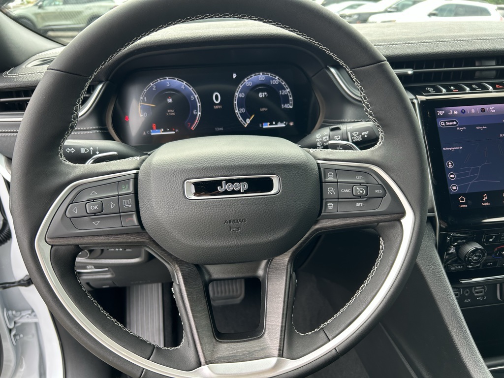 2025 Jeep Grand Cherokee Limited photo 13