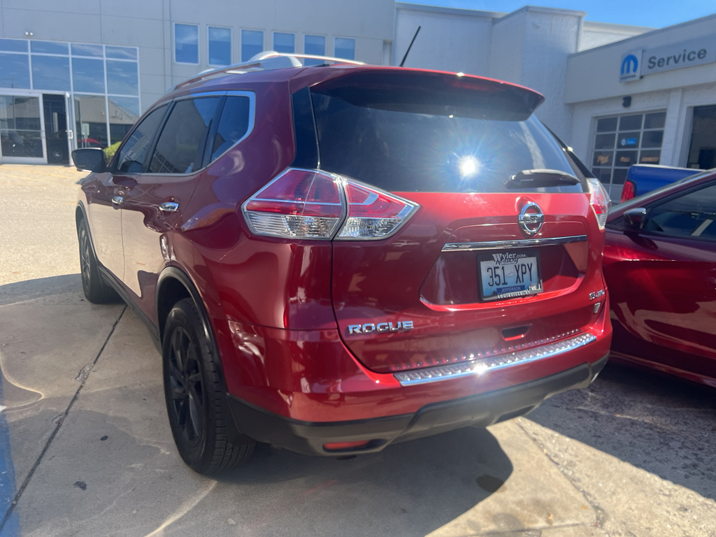 2015 Nissan Rogue SL photo 2