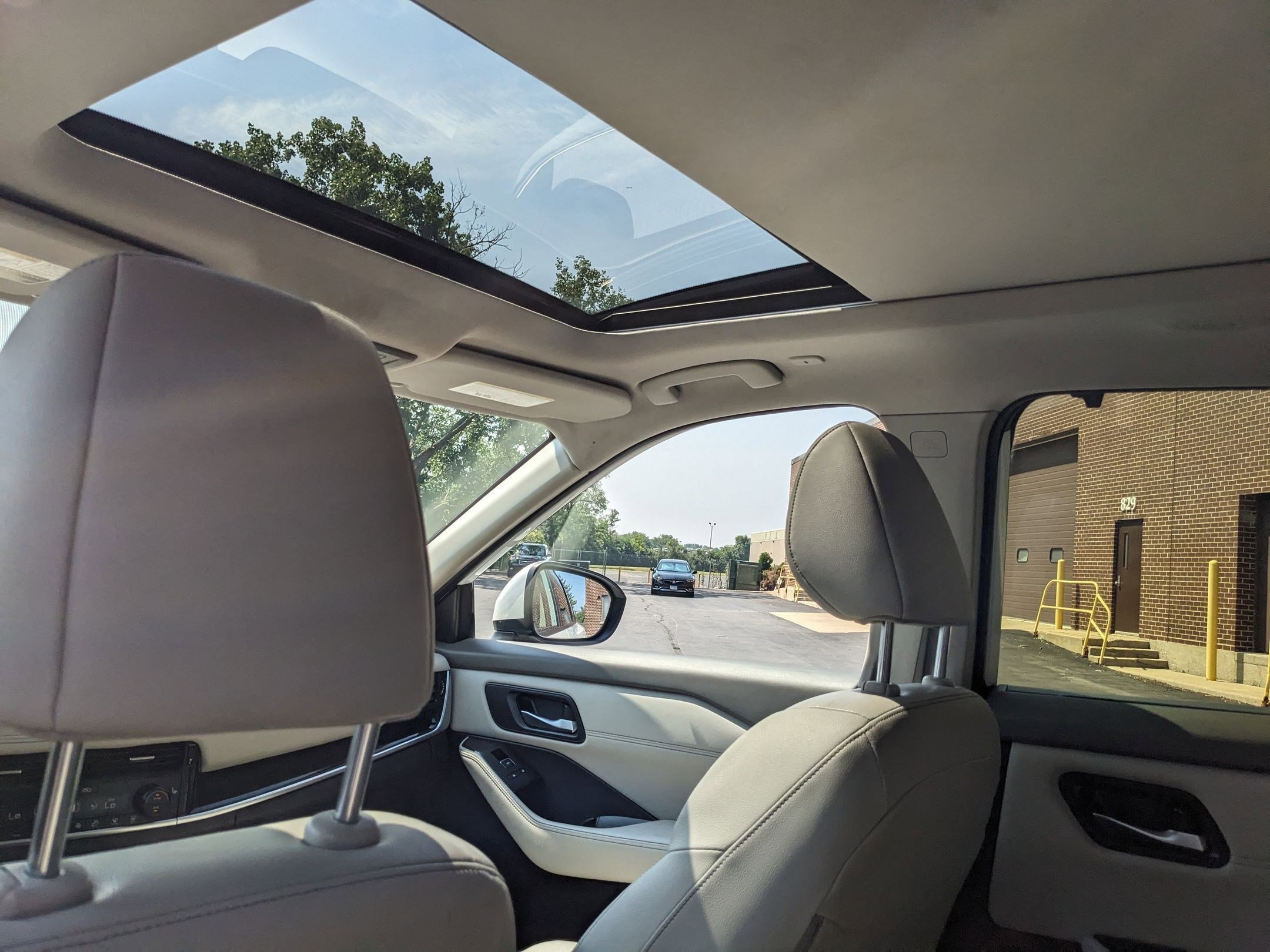 2024 Nissan Rogue SL photo 16