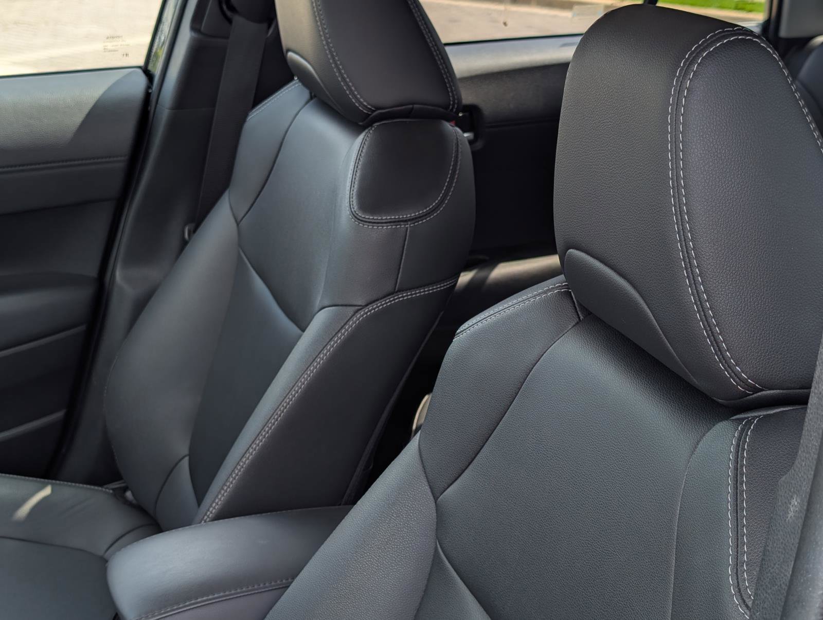 2022 Toyota Corolla Cross XLE photo 26