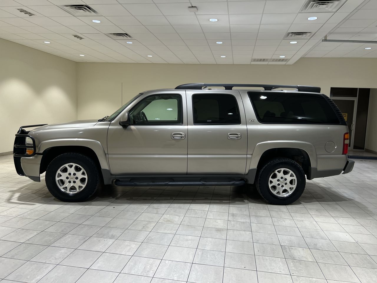 2003 Chevrolet Suburban Z71 photo 35