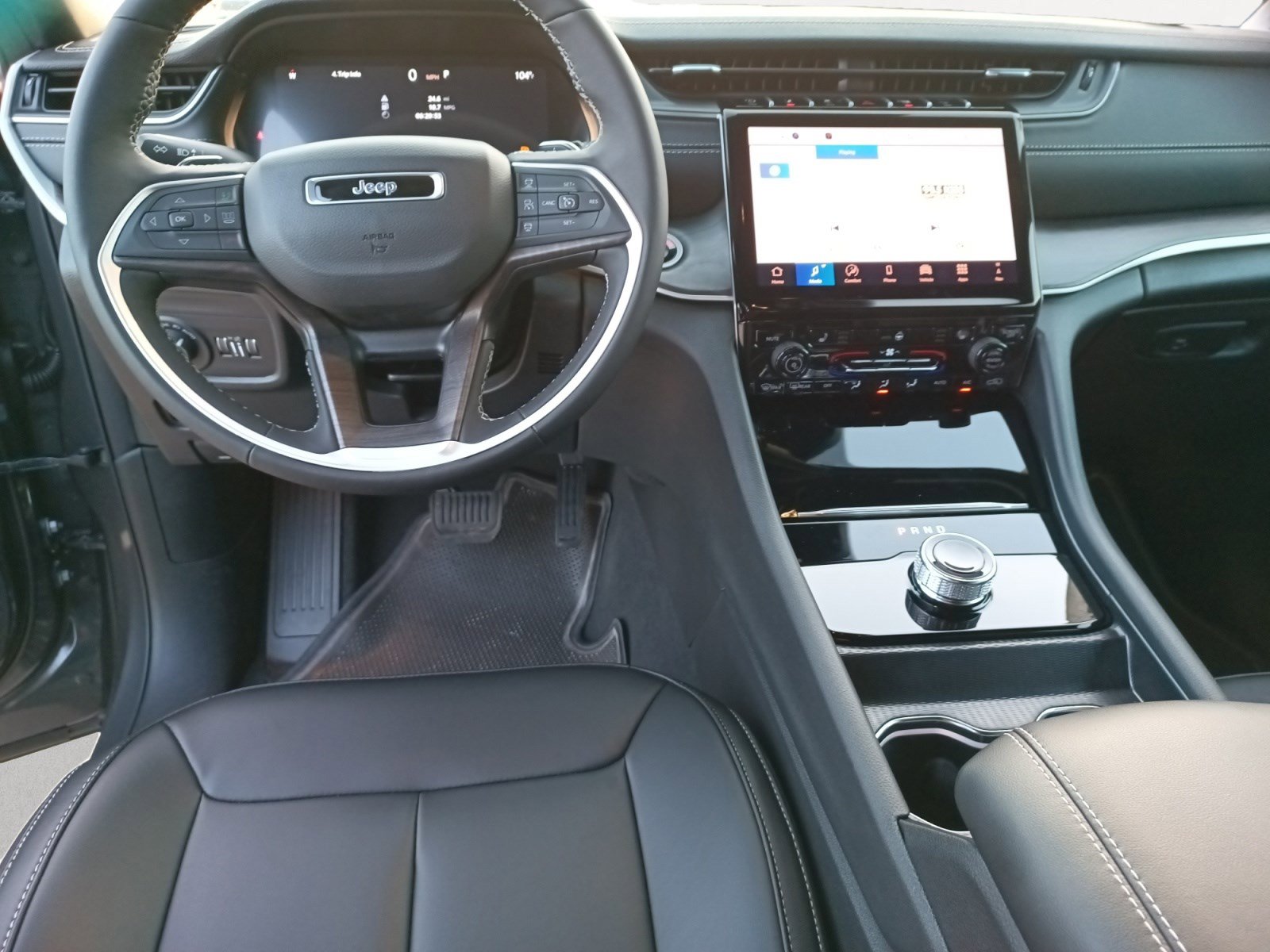 2025 Jeep Grand Cherokee L photo 3