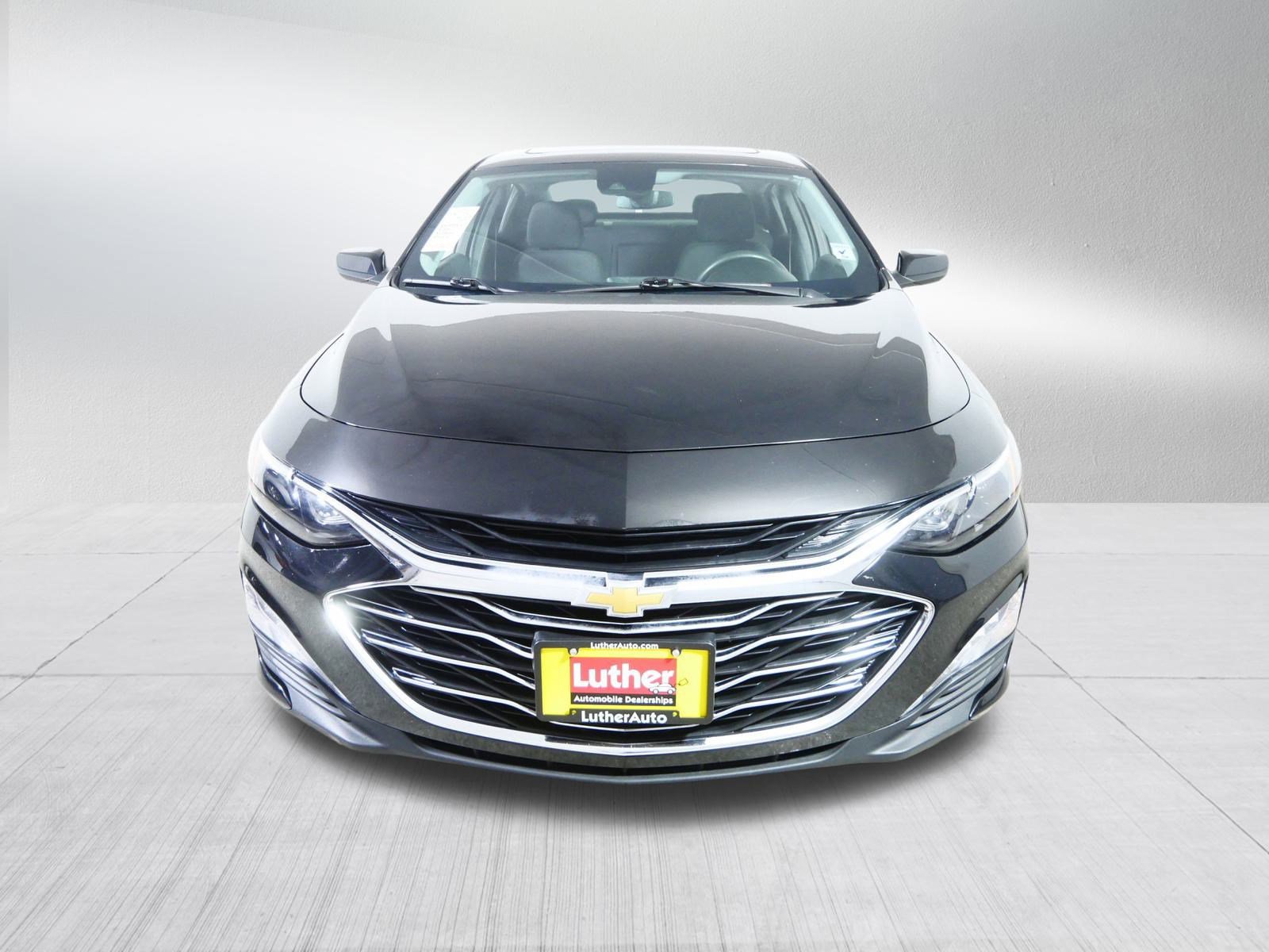 2023 Chevrolet Malibu 1LT photo 2