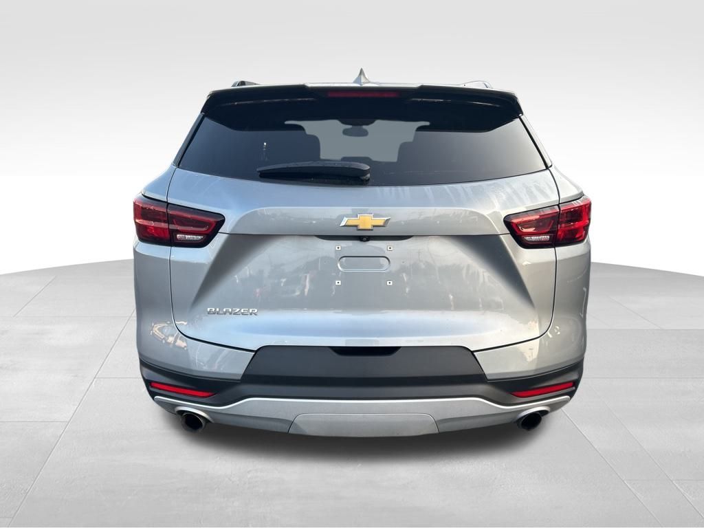 2023 Chevrolet Blazer 2LT photo 4