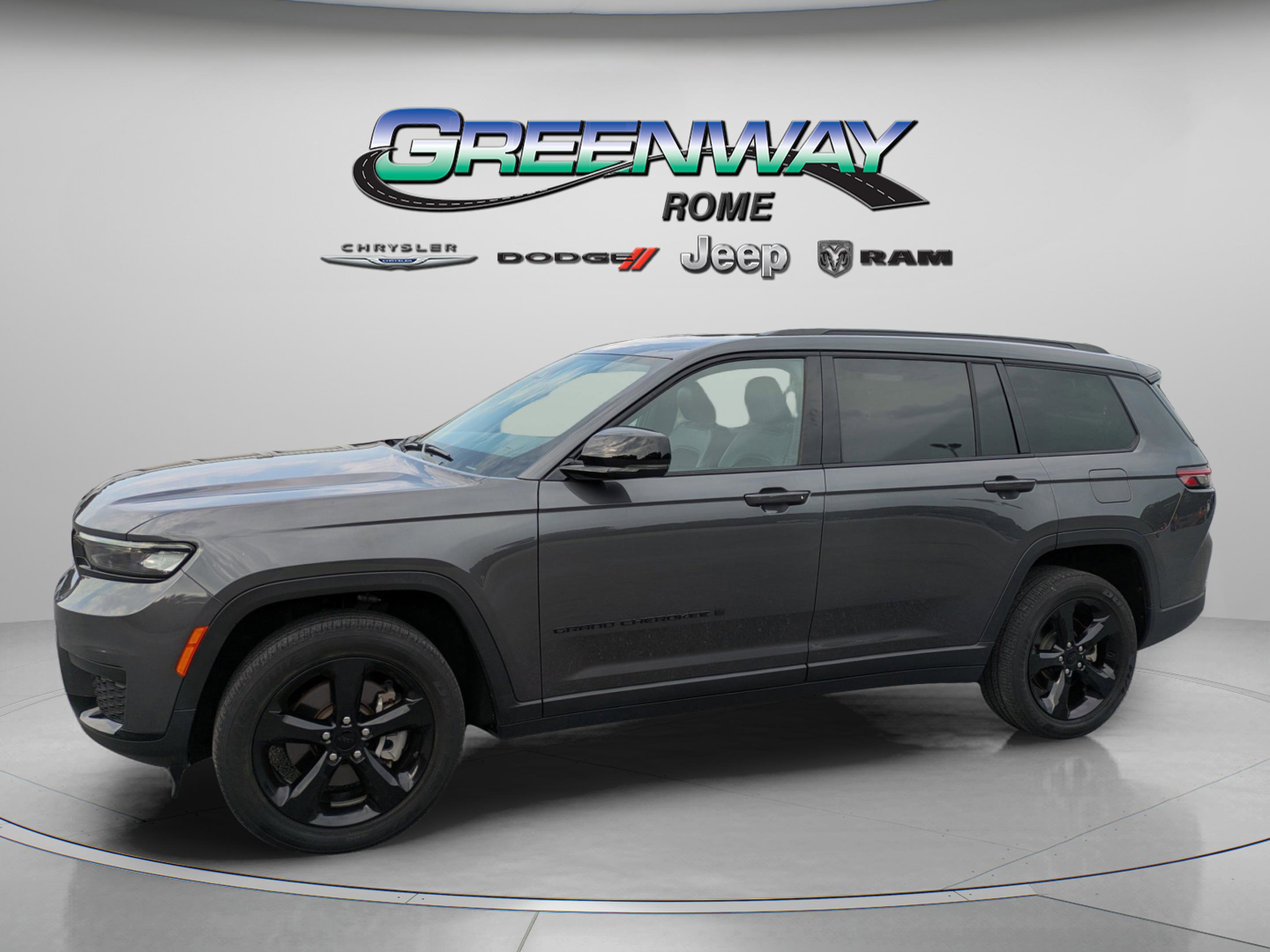 2022 Jeep Grand Cherokee Altitude photo 3