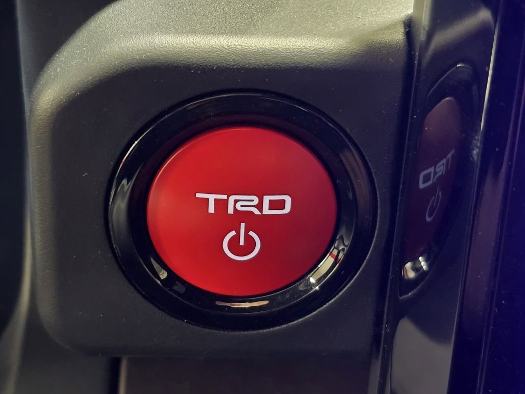 2025 Toyota Tacoma TRD Sport photo 9