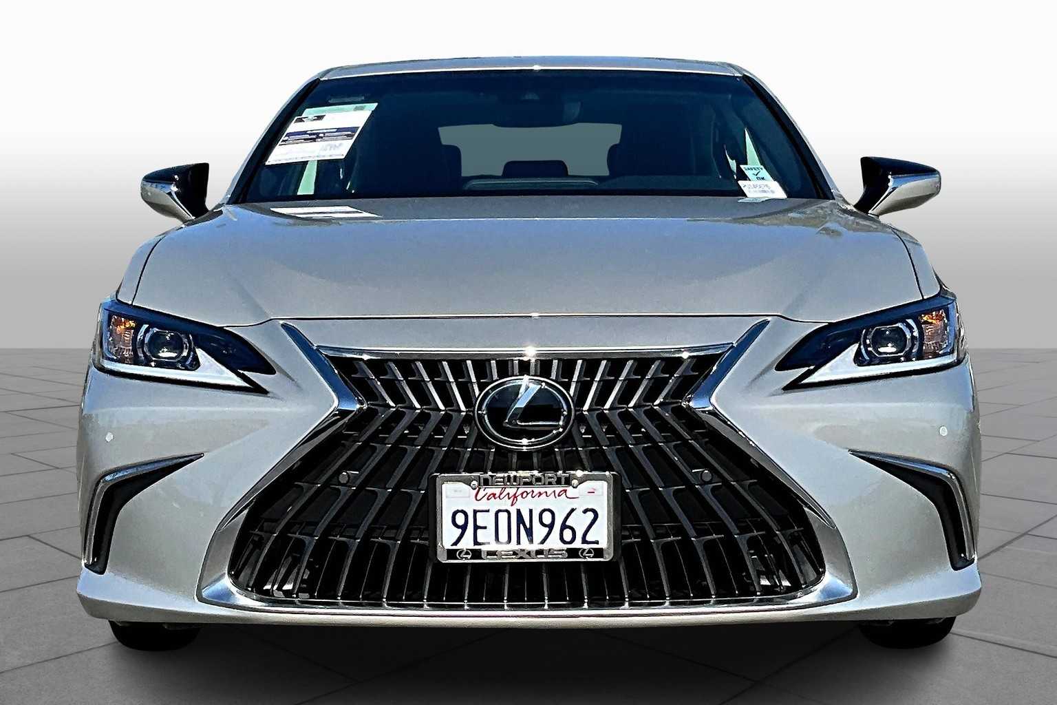 2023 Lexus ES 350 photo 3