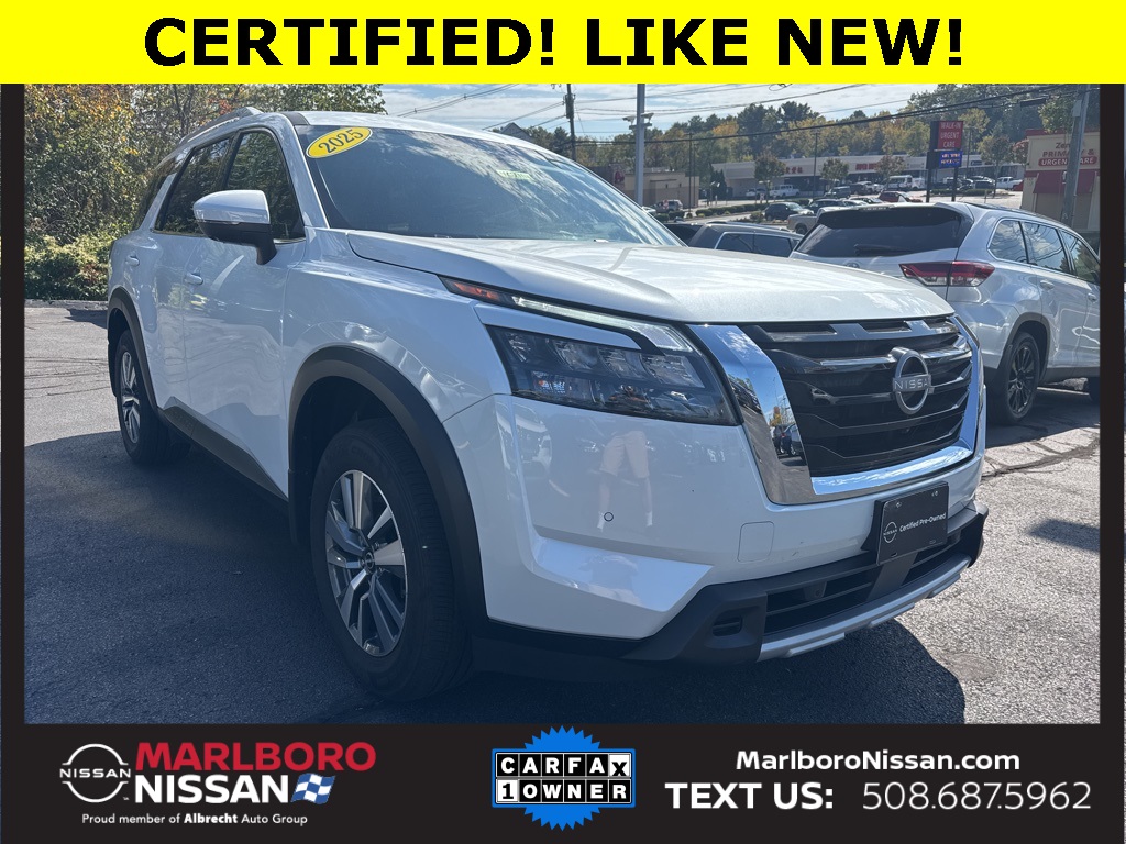 2025 Nissan Pathfinder SL's photo