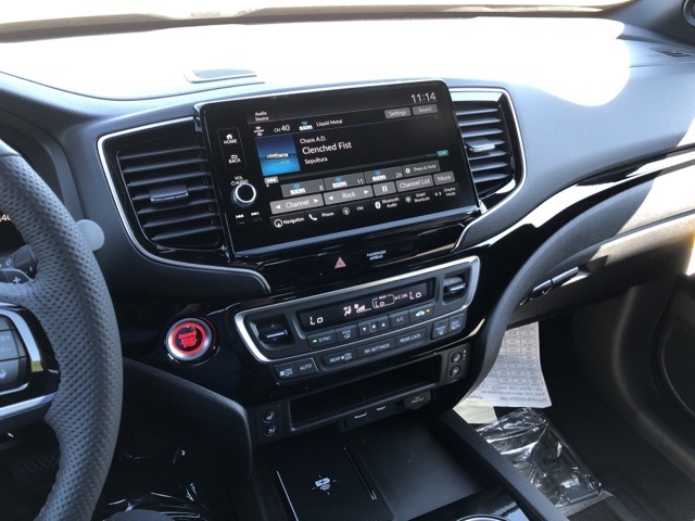 2025 Honda Ridgeline Black Edition photo 16
