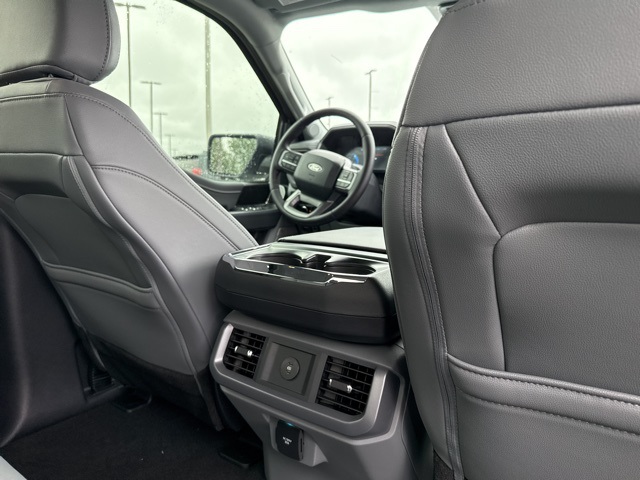 2025 Ford F-150 Lightning photo 18