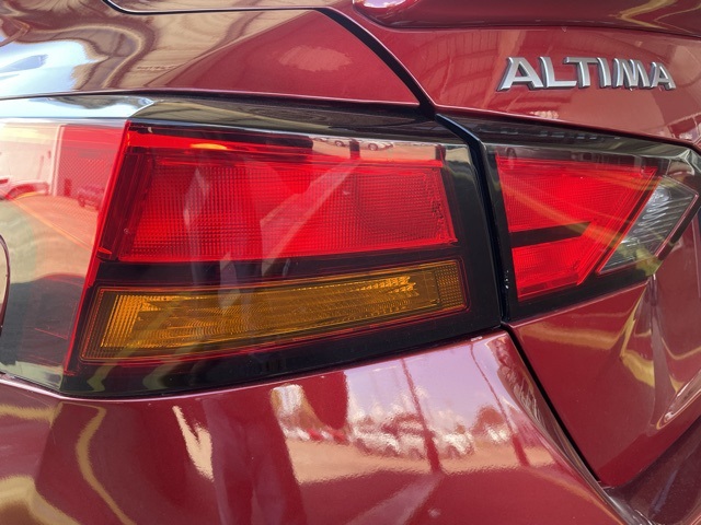 2023 Nissan Altima 2.5 SR photo 7