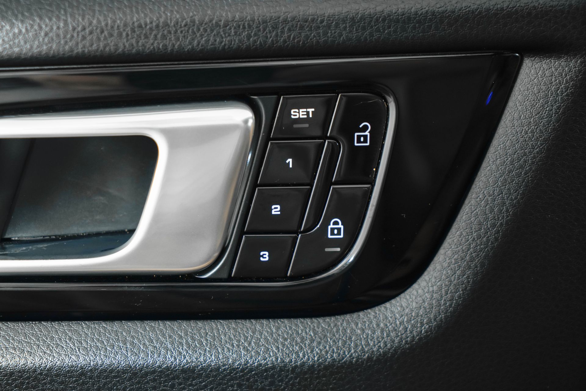 2020 Porsche Cayenne Base photo 15