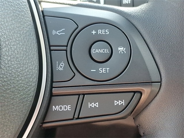 2025 Toyota RAV4 XLE photo 17