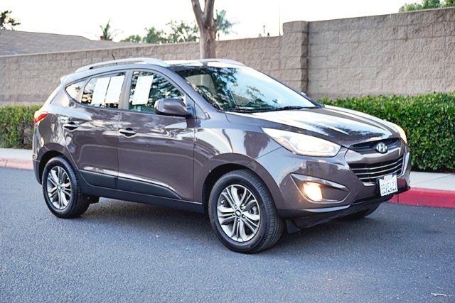 Used 2015 Brown Hyundai SE image 5