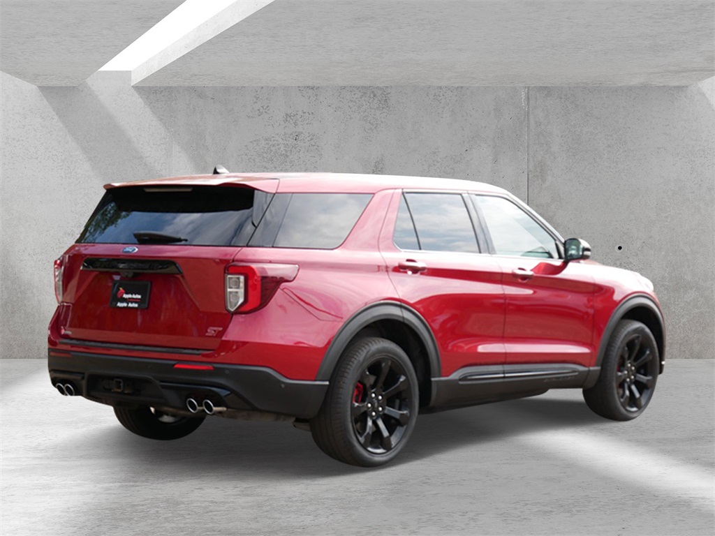2022 Ford Explorer ST photo 2