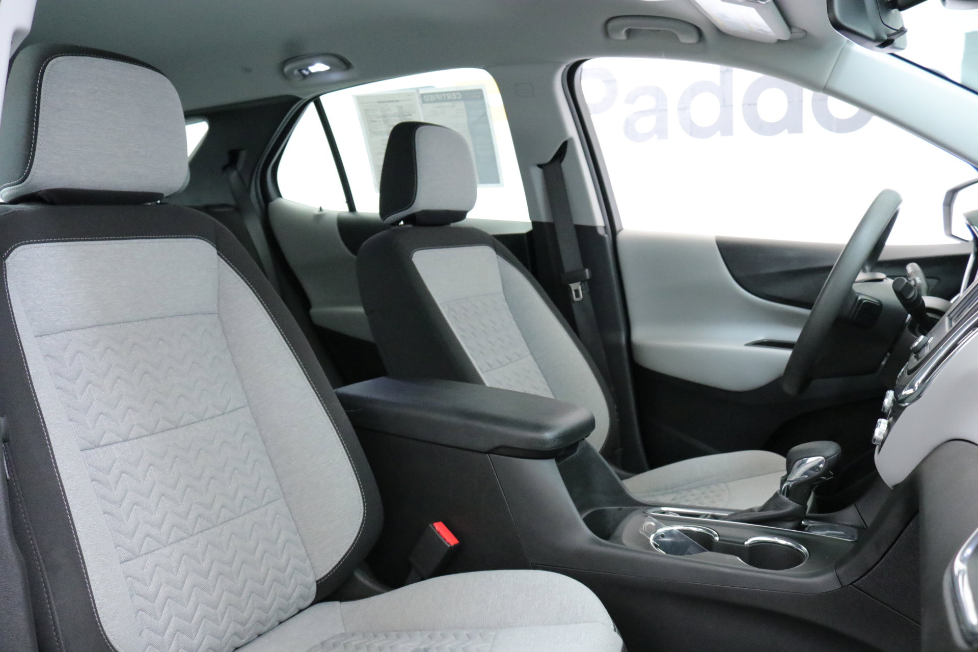 2022 Chevrolet Equinox LS photo 30