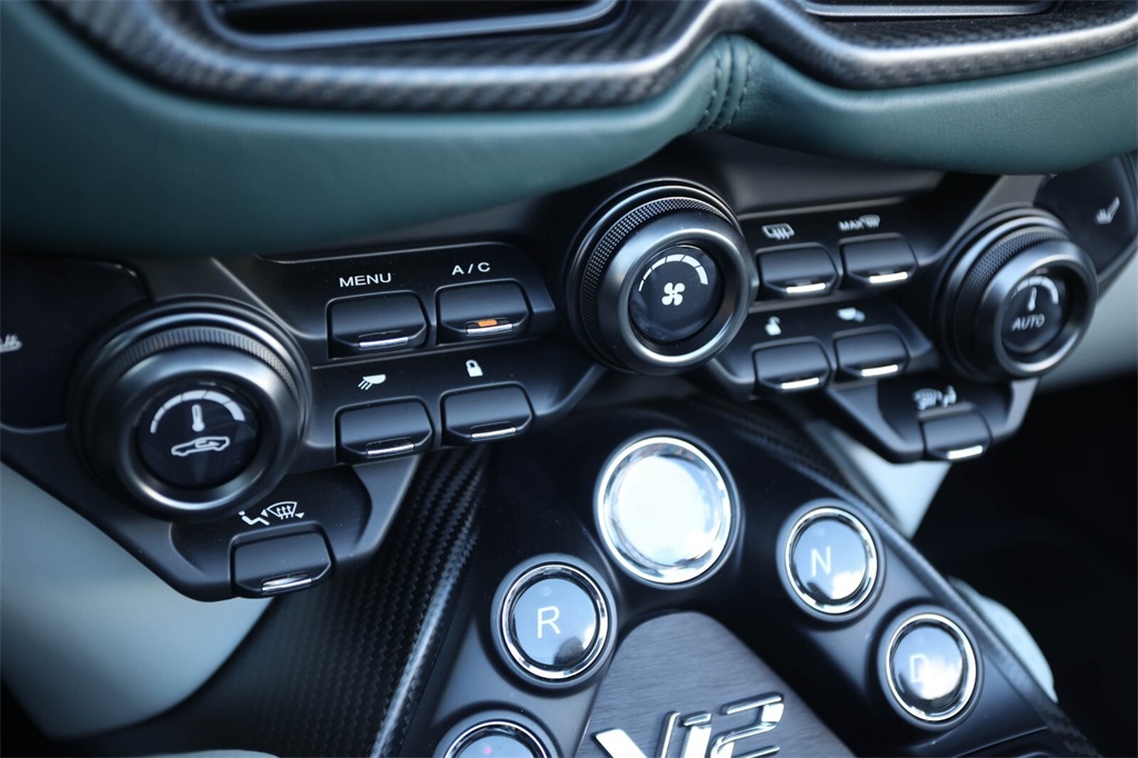 2023 Aston Martin Vantage photo 31